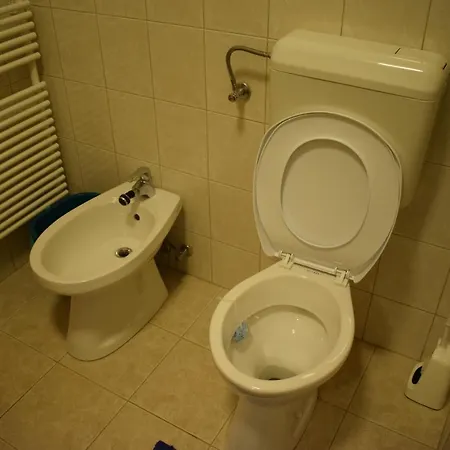 Romai Lakopark Pool Apartman *