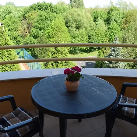 Romai Lakopark Pool Apartman